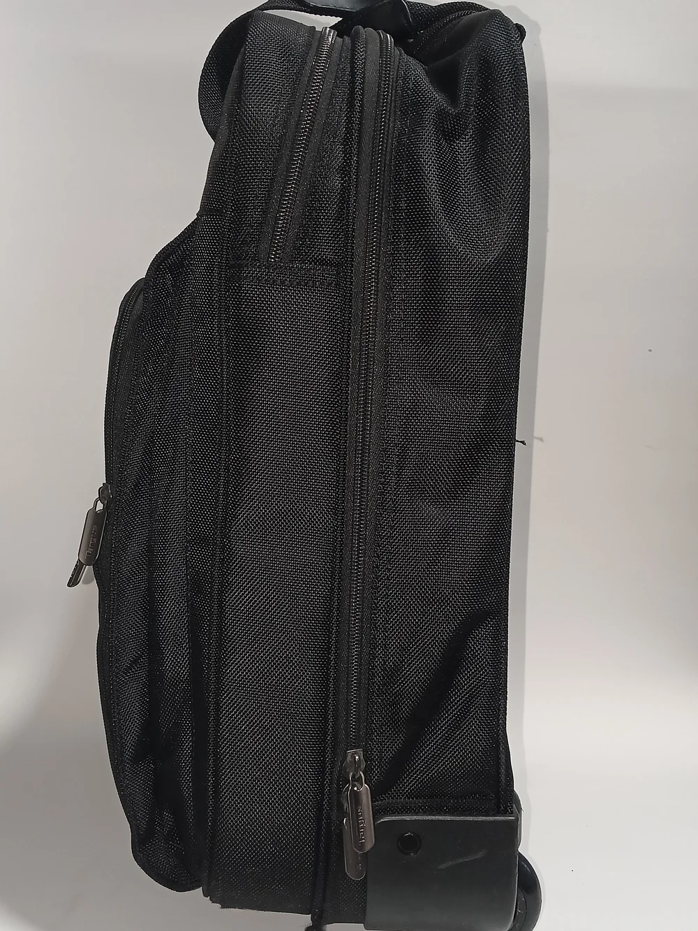 Targus Black Rolling Laptop Bag - Professional Men's Carry-On Like New Very Good